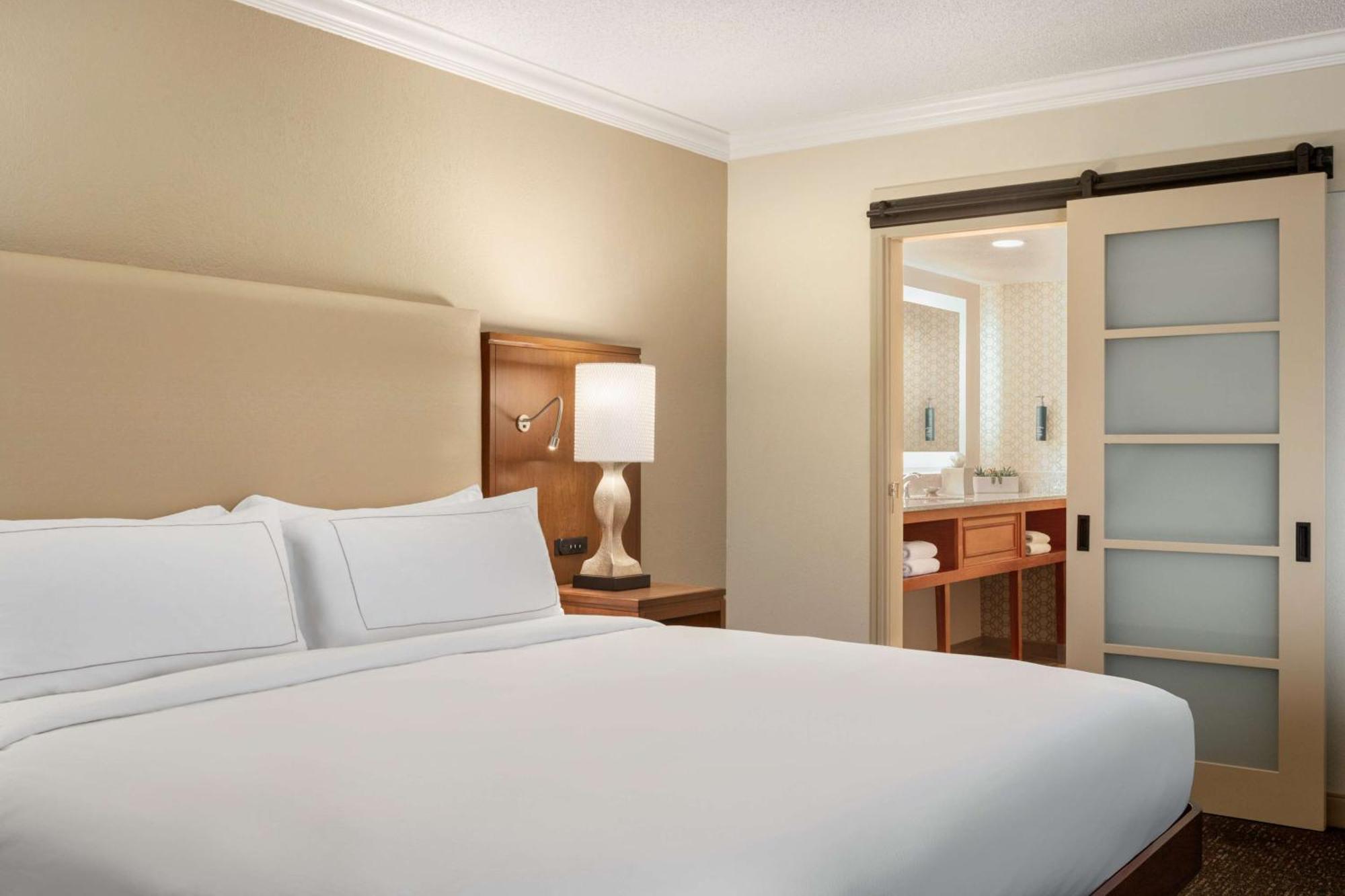 Doubletree By Hilton Fort Myers At Bell Tower Shops Zewnętrze zdjęcie
