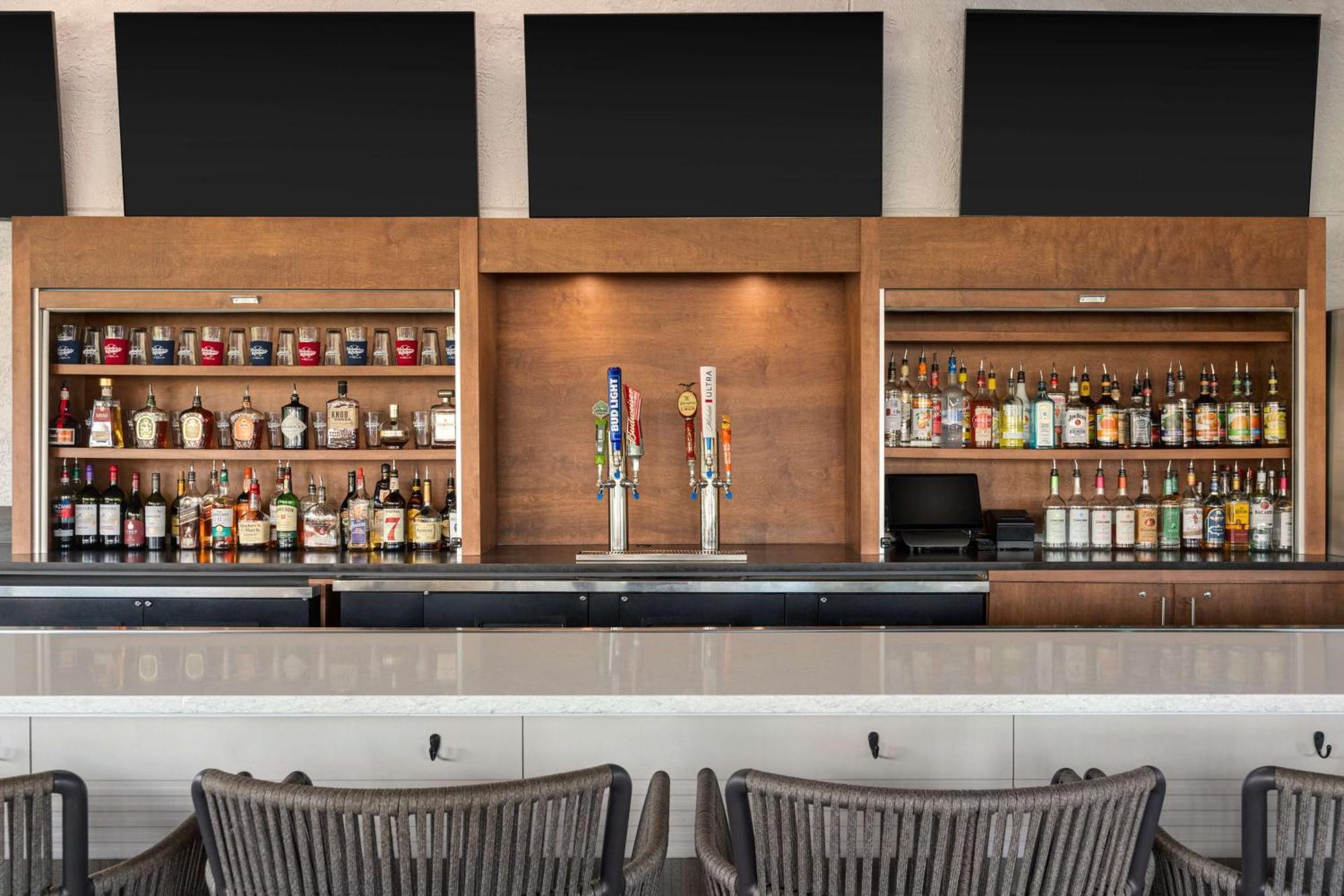 Doubletree By Hilton Fort Myers At Bell Tower Shops Zewnętrze zdjęcie