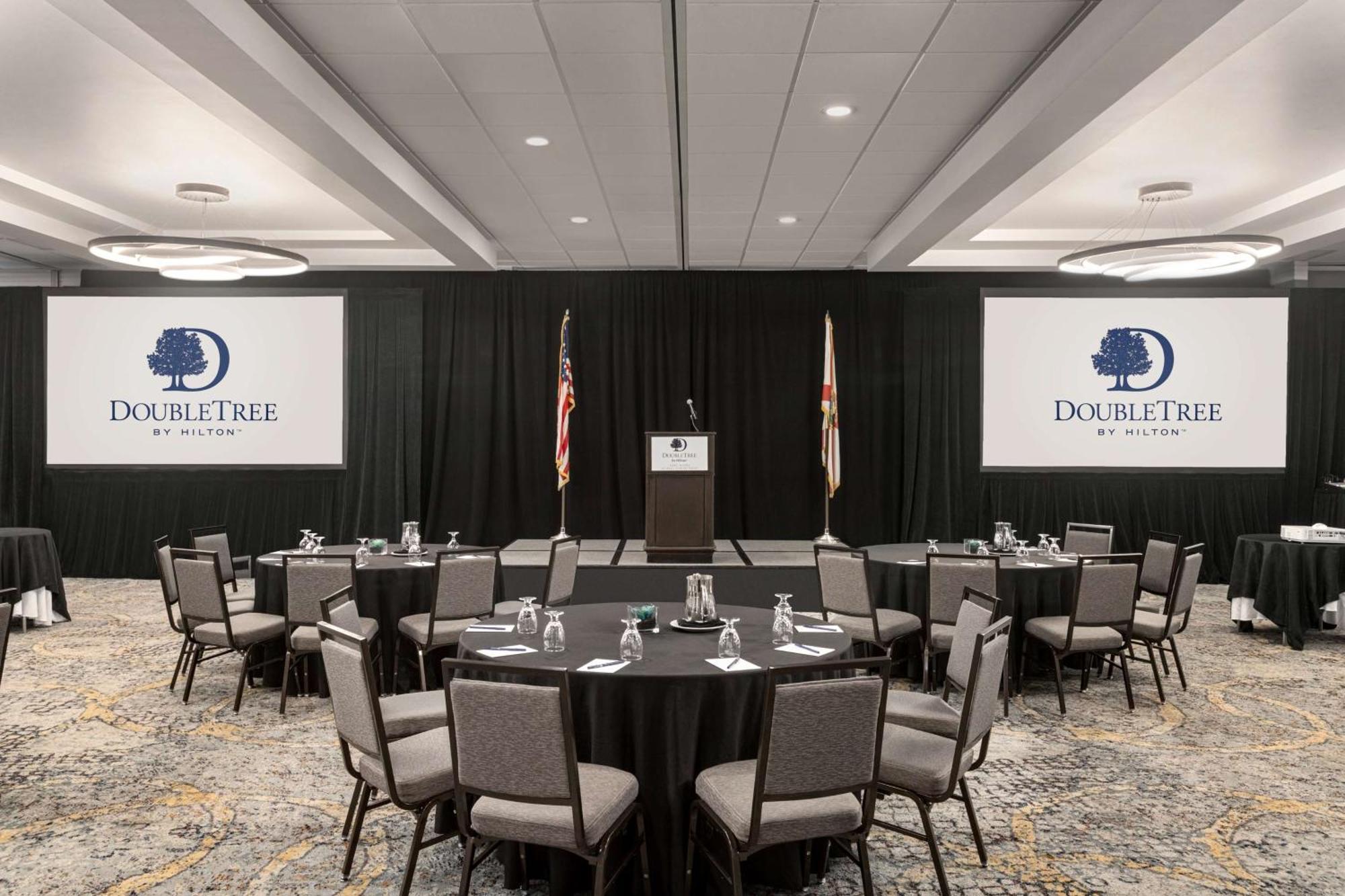 Doubletree By Hilton Fort Myers At Bell Tower Shops Zewnętrze zdjęcie