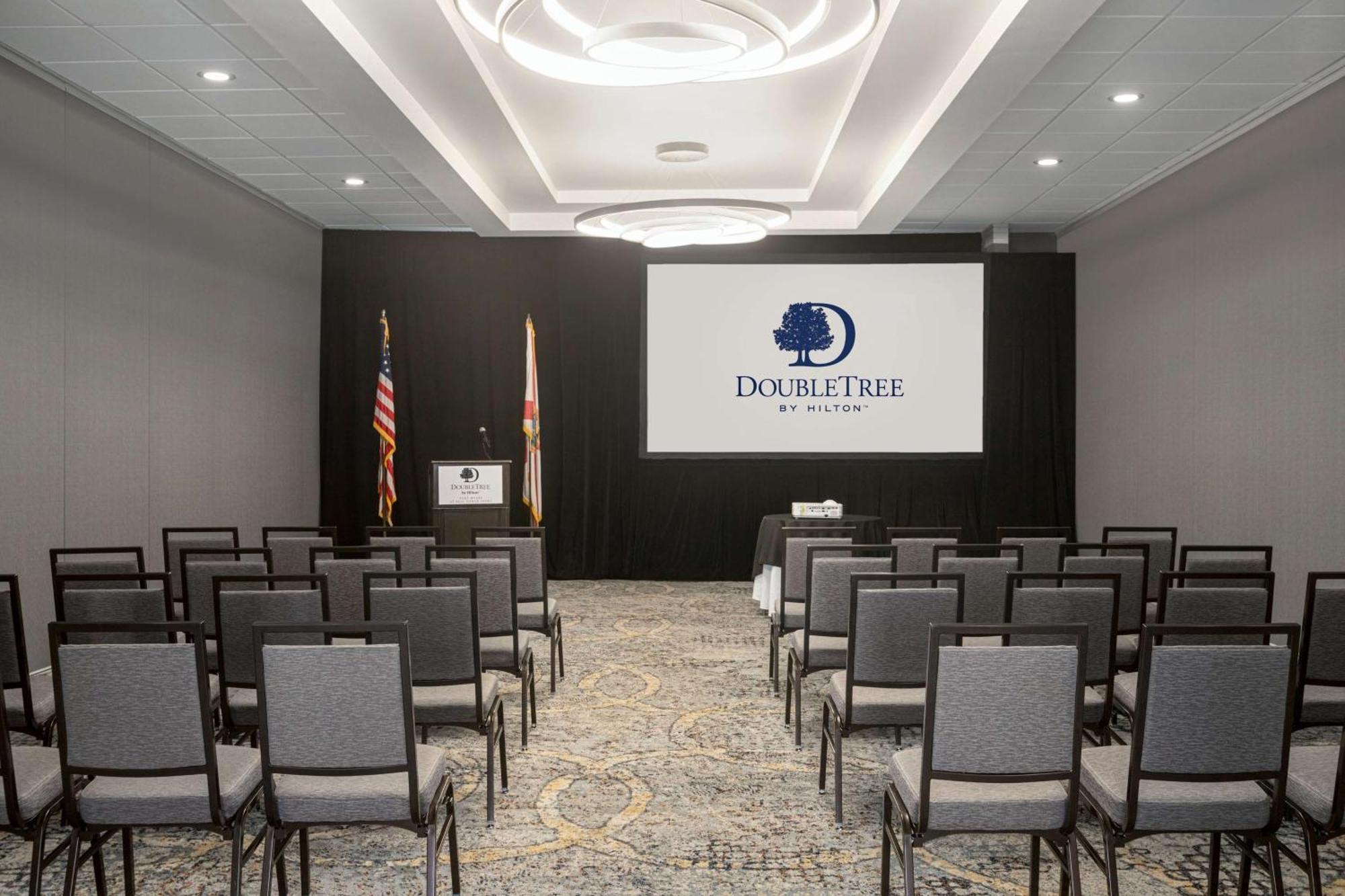 Doubletree By Hilton Fort Myers At Bell Tower Shops Zewnętrze zdjęcie